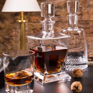 Karafka do whisky Caro 750 ml