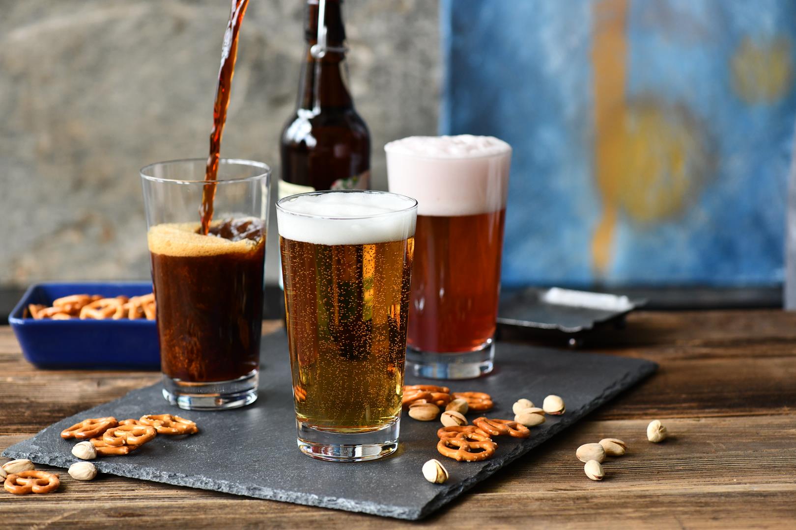 Piwa smakowe, radler, shandy i domowe drinki na bazie piwa – skąd pochodzą, jak je przygotowywać i podawać - blog KROSNO