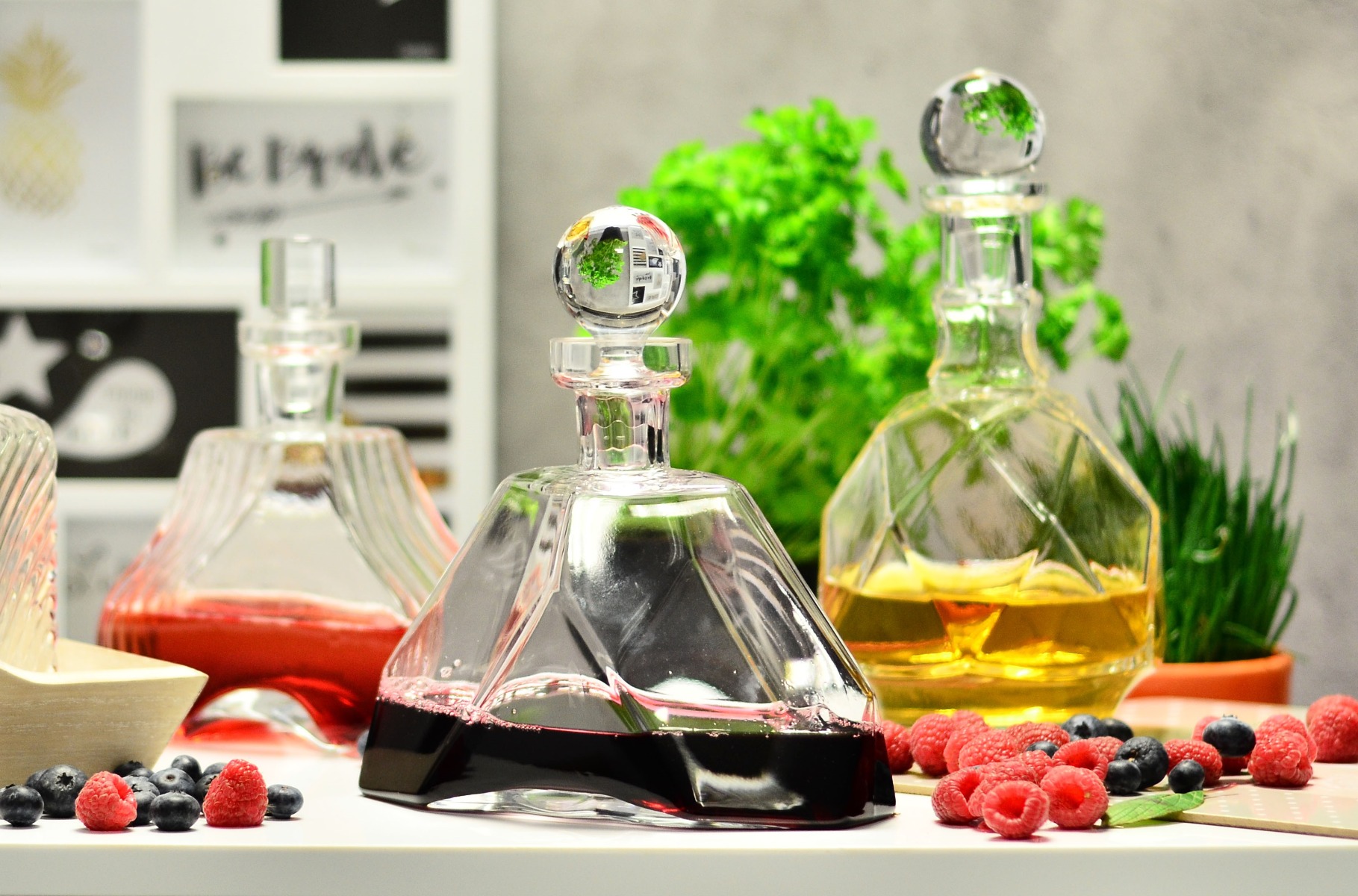 Jesień – idealny czas na domowe nalewki. Historia i przepisy Jesień – idealny czas na domowe nalewki. Historia i przepisy