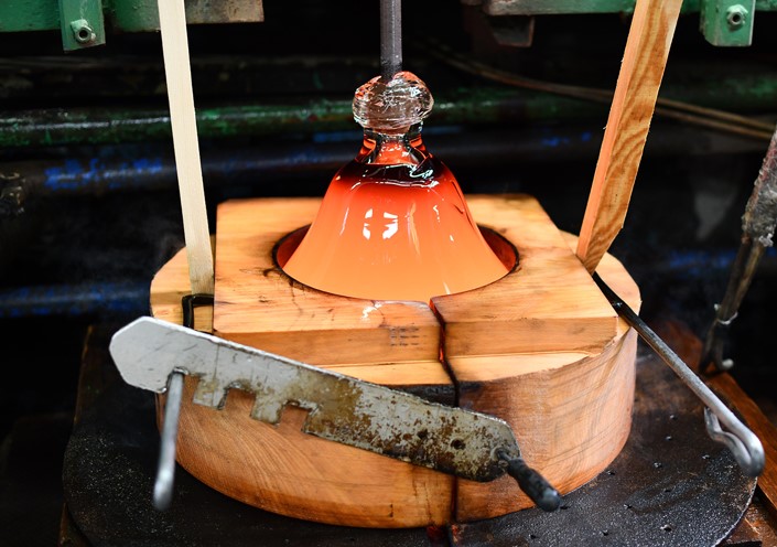 Niepowtaralne wyroby - ręcznie formowane szkło Handmade marki KROSNO Niepowtaralne wyroby - ręcznie formowane szkło Handmade marki KROSNO